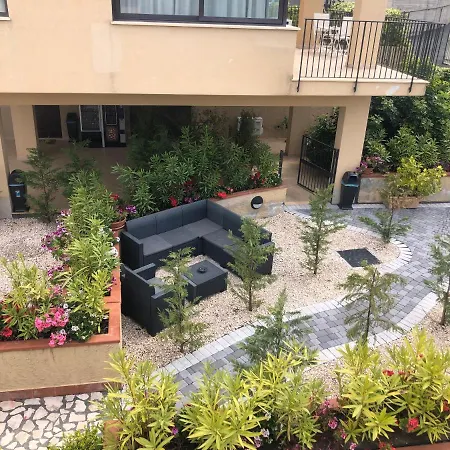 Apartment Nina